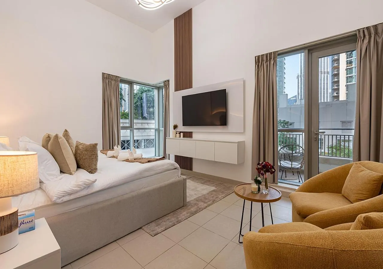 Luxurious 2-Bedroom Apartment In Downtown With Burj Khalifa View Dubai