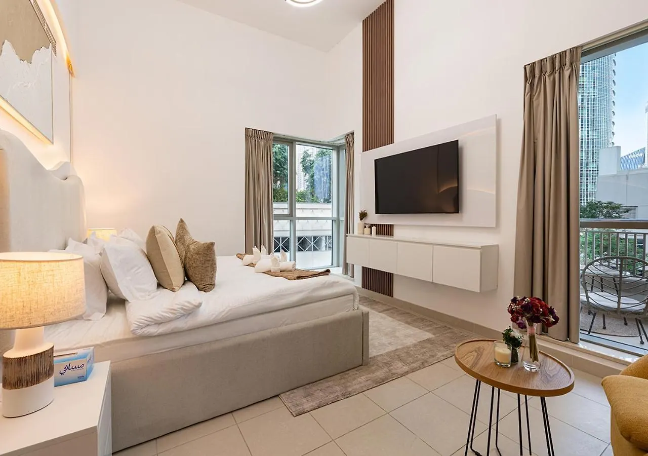 Luxurious 2-Bedroom Apartment In Downtown With Burj Khalifa View Dubai