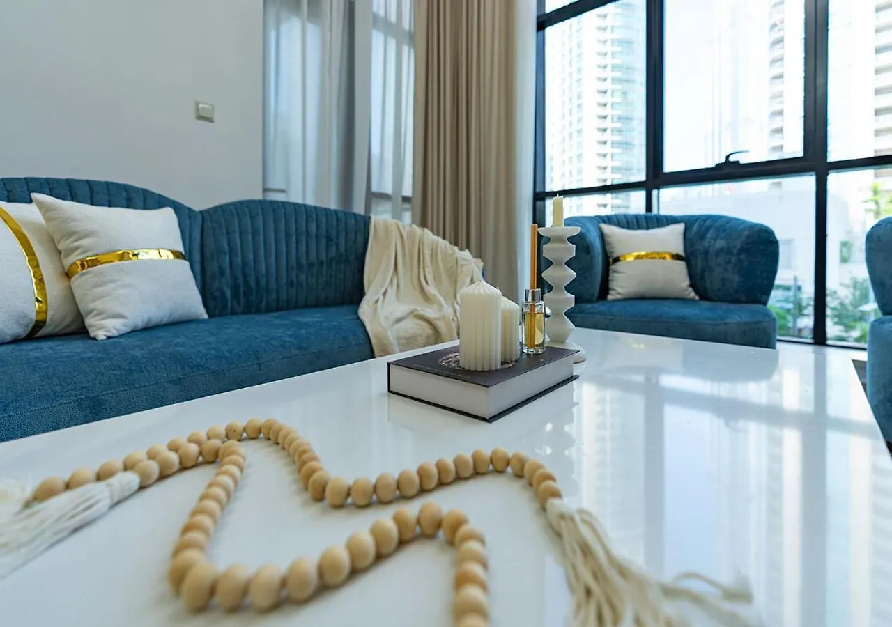 Luxurious 2-Bedroom Apartment In Downtown With Burj Khalifa View Dubai