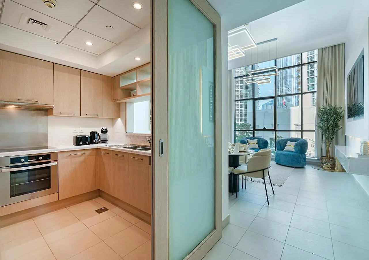 Luxurious 2-Bedroom Apartment In Downtown With Burj Khalifa View Dubai