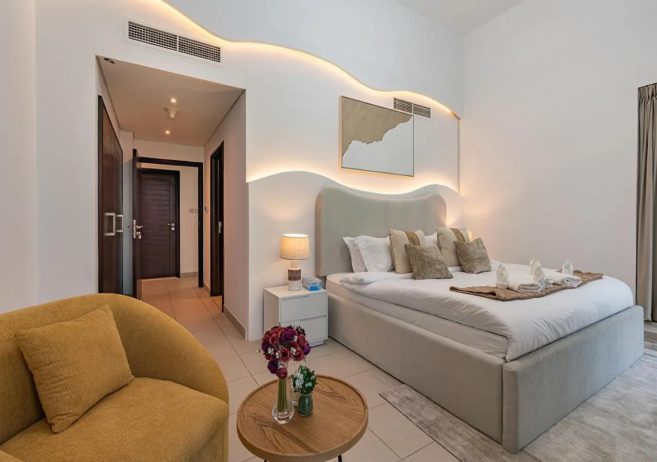 Luxurious 2-Bedroom Apartment In Downtown With Burj Khalifa View Dubai