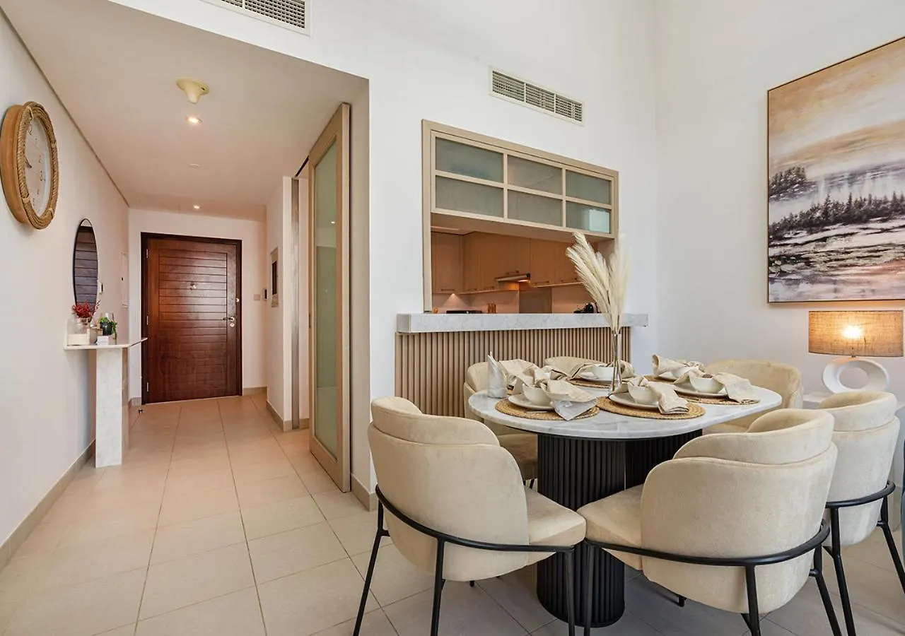 Luxurious 2-Bedroom Apartment In Downtown With Burj Khalifa View Dubai