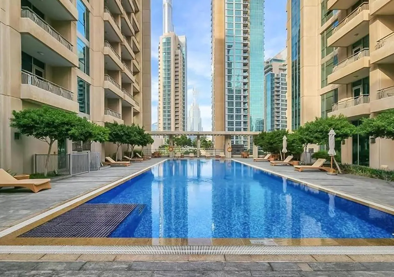 Luxurious 2-Bedroom Apartment In Downtown With Burj Khalifa View Dubai